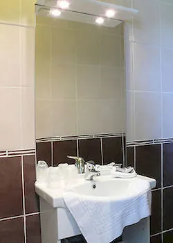 **  Logis Drom'Sud Hotel Donzere France